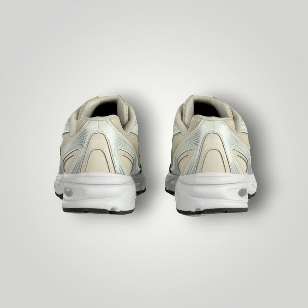 NDO Clothing New Balance 740 Sneaker in Turtledove von hinten mit Textil- und Kunststoffobermaterial