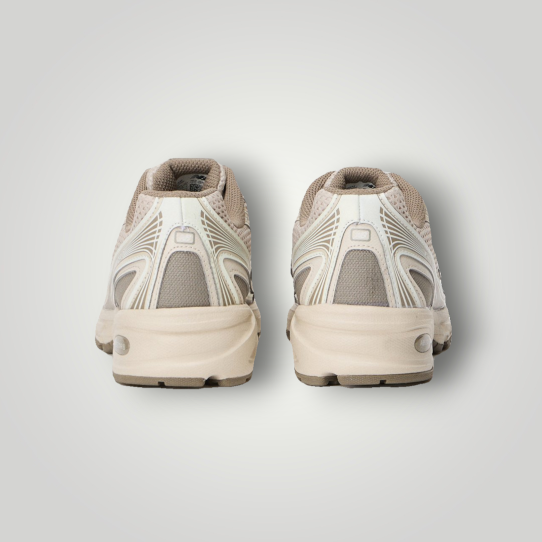 New Balance 740