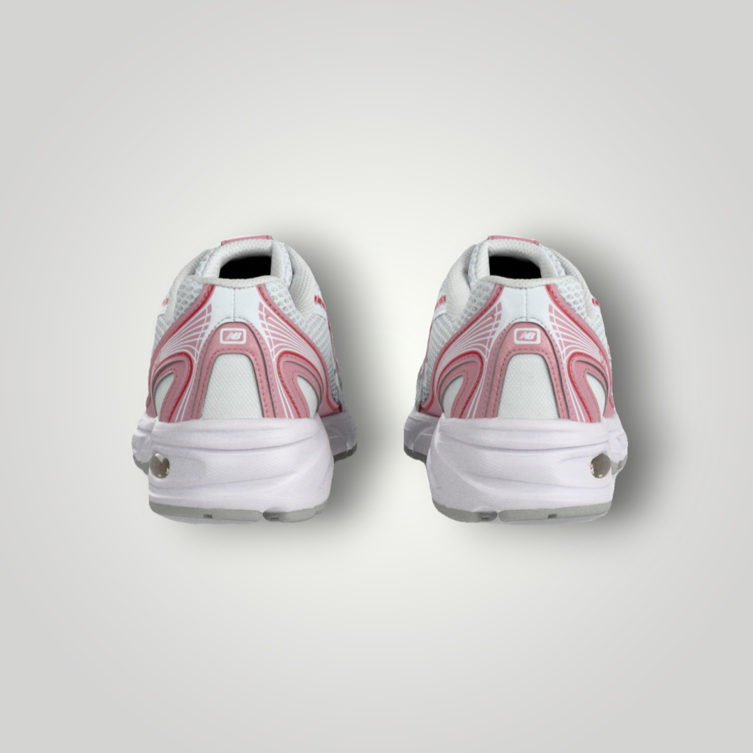 NDO Clothing New Balance 740 Sneaker in Weiss und Pink, Rückansicht der Laufschuhe mit Mesh-Details