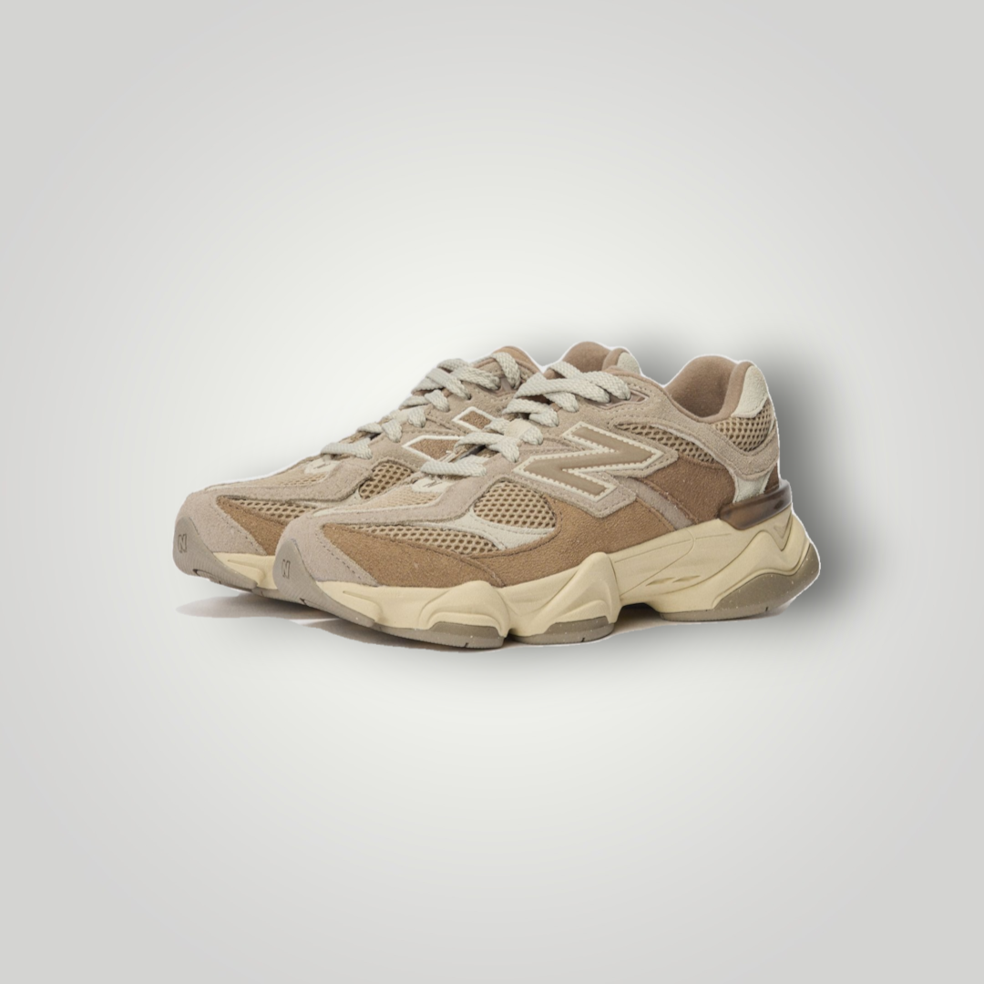 NDO Clothing New Balance 9060 Sneaker in Mushroom aus Leder und Mesh mit klobiger Sohle und Schnürung