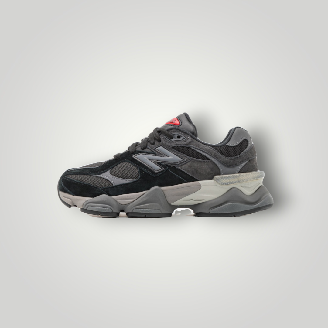 NDO Clothing New Balance U9060 Sneaker in Schwarz aus Leder und Textil mit markanter Sohle und Schnürung