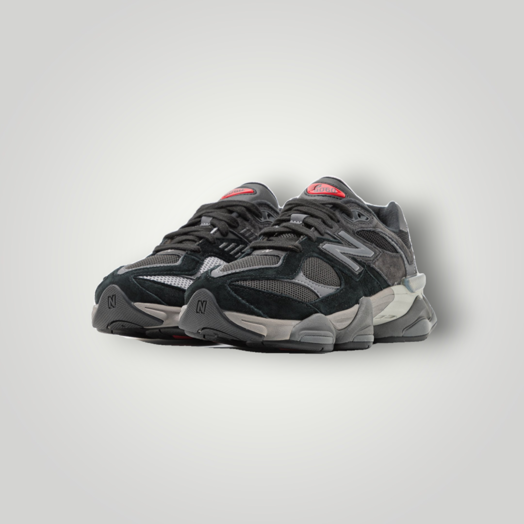 NDO Clothing New Balance U9060 Sneaker in Schwarz aus Leder und Textil mit markanter Sohle und Schnürung