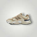 NDO Clothing New Balance U9060 Sneaker in Braun aus Leder und Mesh mit klobiger Sohle in Seitenansicht