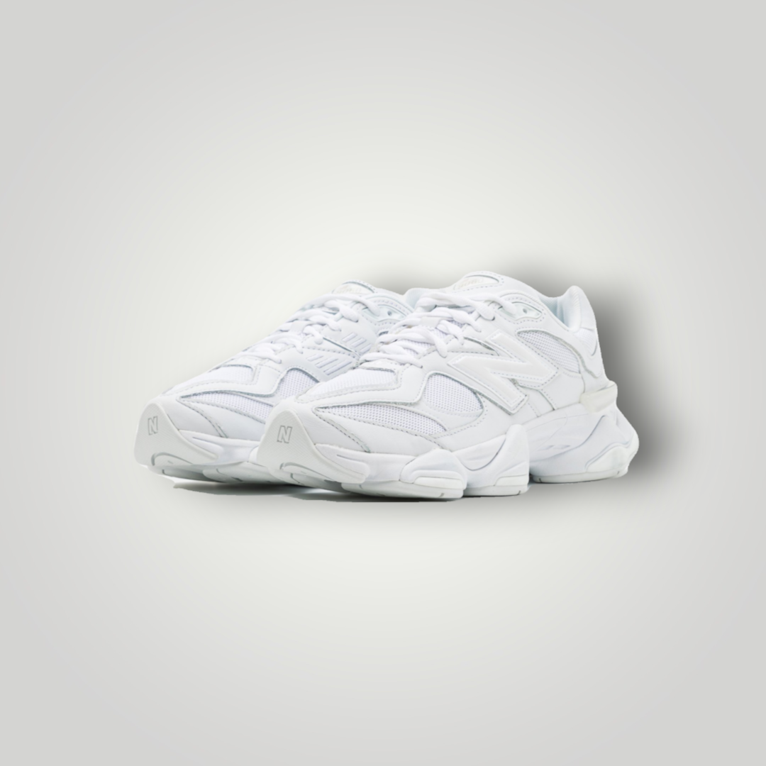 NDO Clothing New Balance 9060 Unisex Sneaker in Weiß aus Leder und Mesh mit markanter Chunky-Sohle