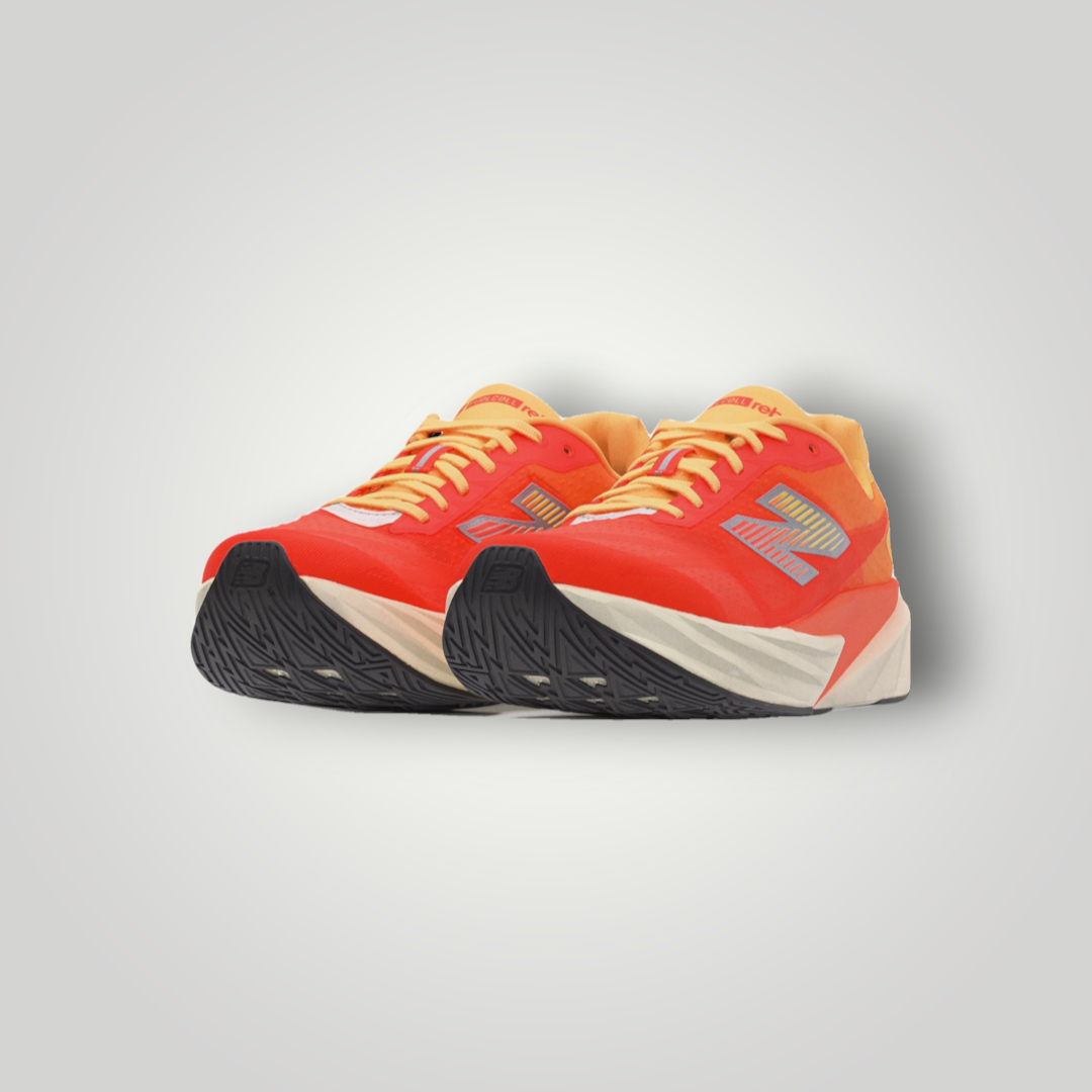 NDO Clothing New Balance FuelCell Rebel v5 Laufschuh in Tangerine Heat mit atmungsaktivem Mesh und FuelCell Dämpfung