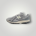 NDO Clothing New Balance M1906REJ Sneaker in Grau aus Mesh und Leder mit N-ERGY Dämpfung und Schnürung
