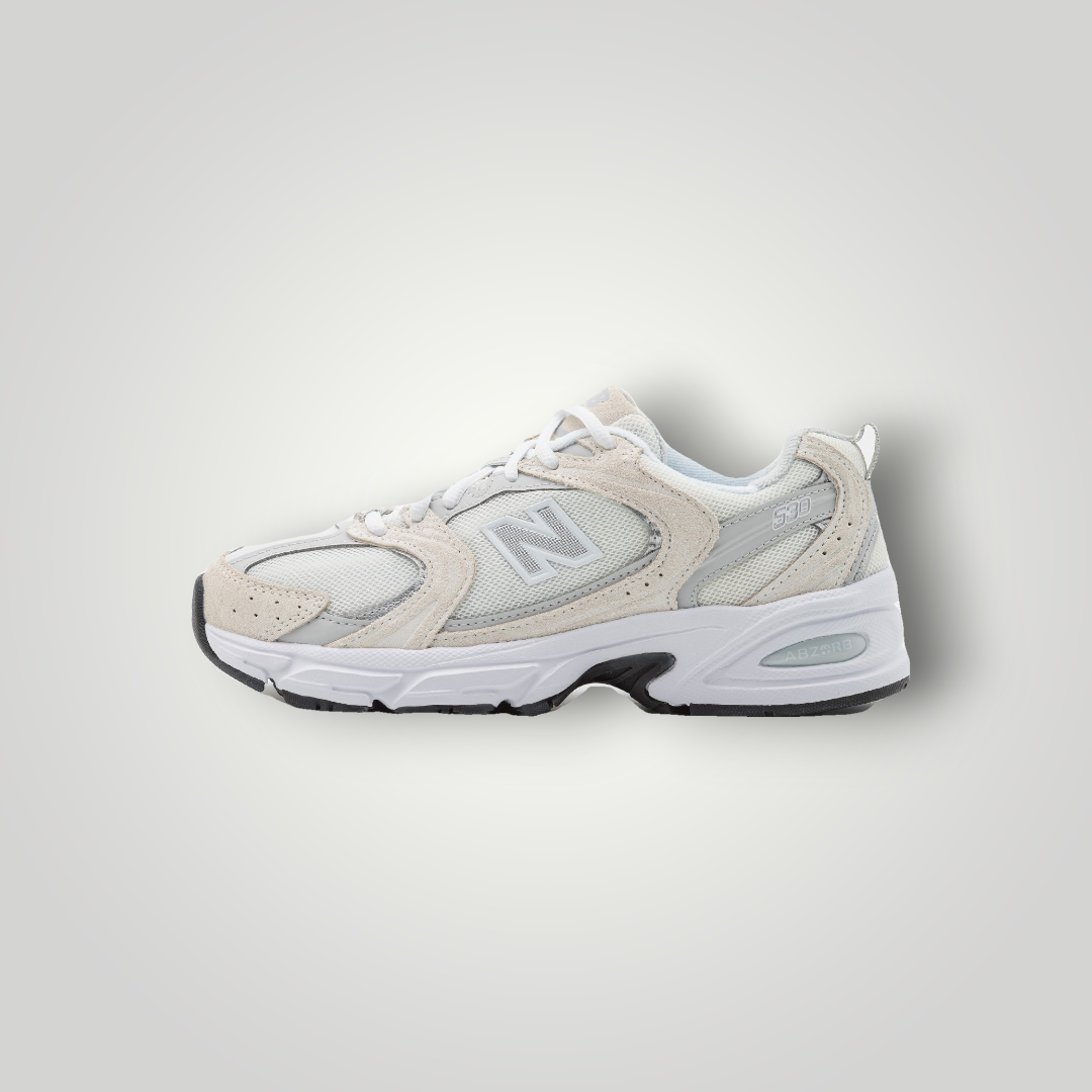 NDO Clothing New Balance MR530 Sneaker in Sea Salt aus Mesh und Leder mit flacher Sohle und Schnürung