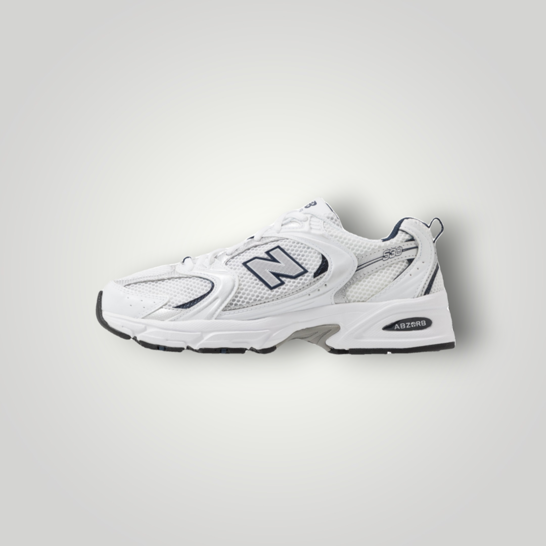 NDO Clothing New Balance MR530 Sneaker in Weiß mit Mesh-Einsätzen, Kunstleder-Details und ABZORB-Sohle.