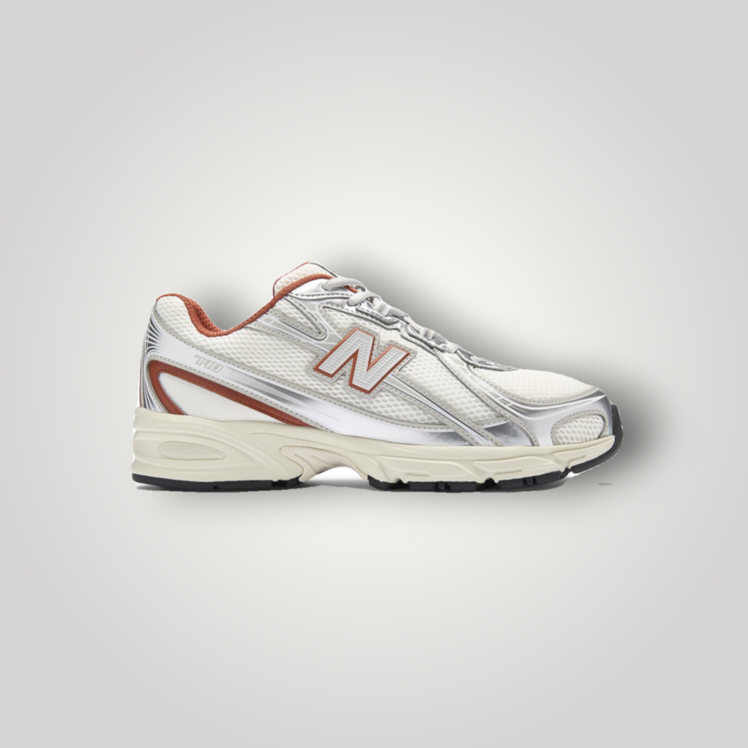 NDO Clothing New Balance U740 Sneaker in Angora und Zimt mit Mesh-Obermaterial und silbernen Akzenten