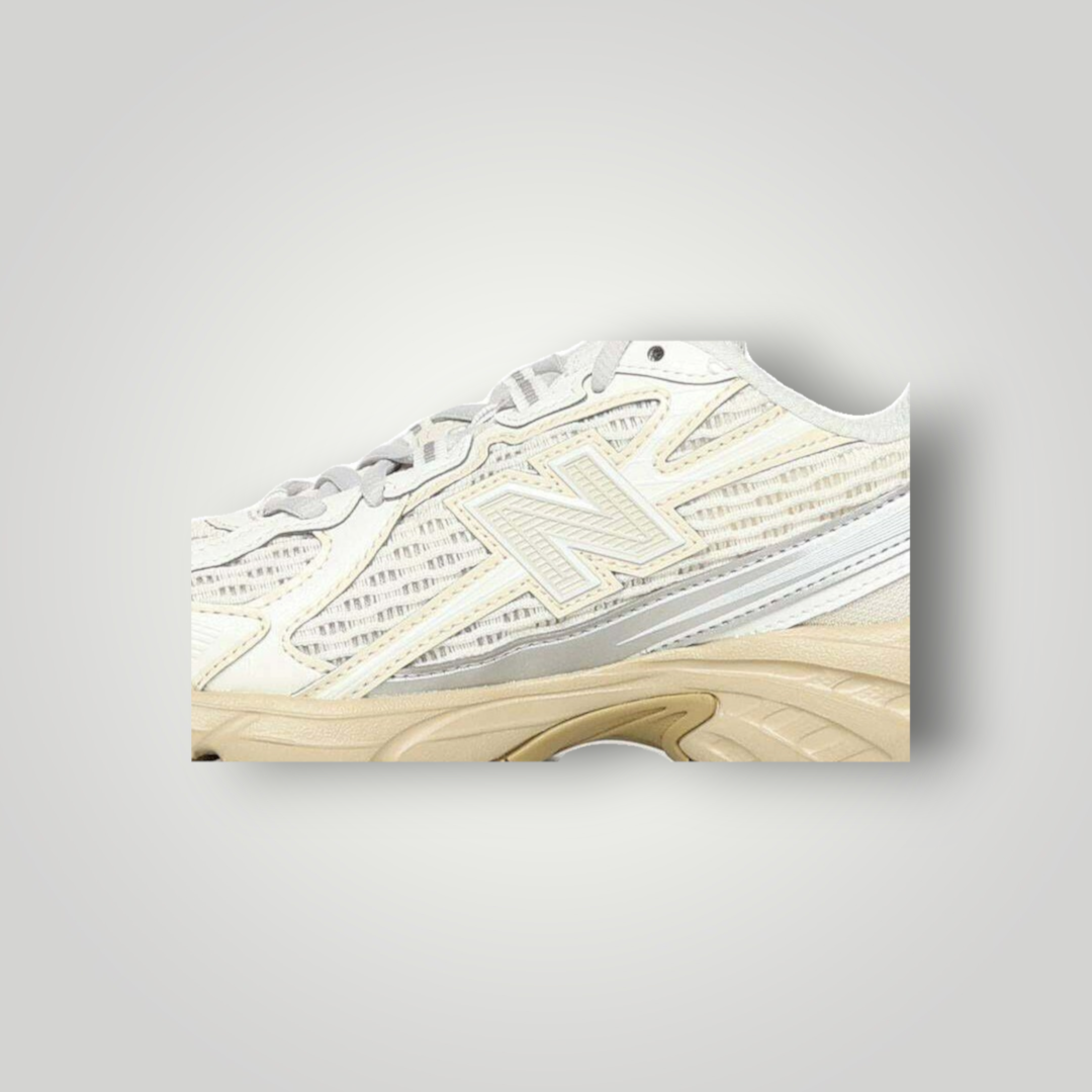 NDO Clothing New Balance Sneaker in Beige aus atmungsaktivem Mesh mit charakteristischem N-Logo und Gummisohle