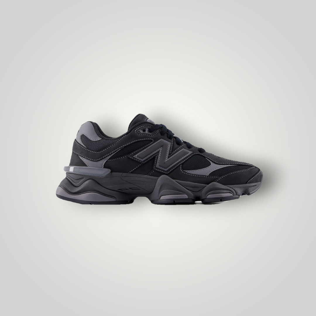 NDO Clothing New Balance Sneaker in Schwarz und Castlerock aus Leder und Textil mit flacher Sohle und Schnürung