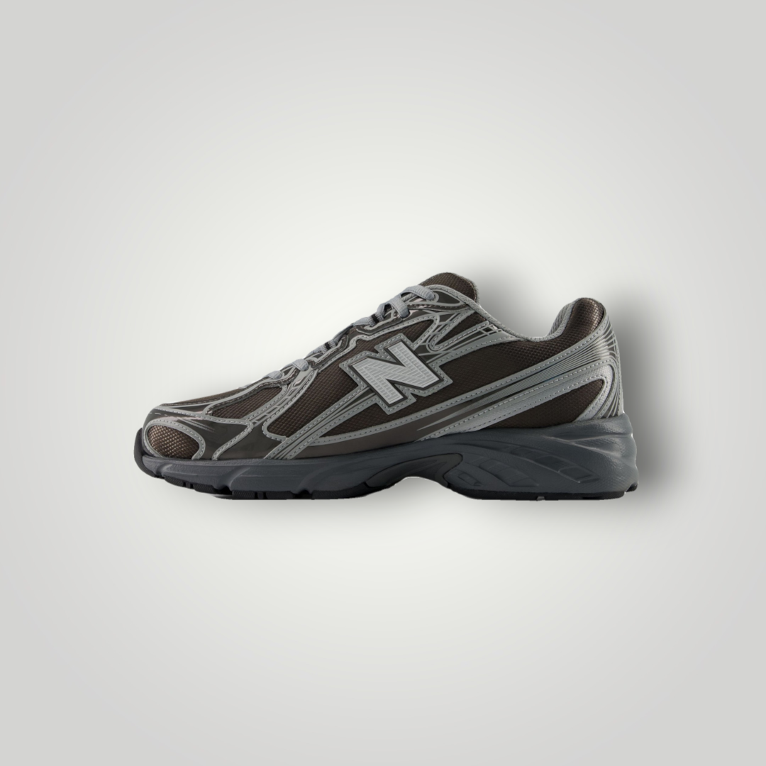 NDO Clothing New Balance Sneaker in Schwarz und Metallic-Grau aus Mesh und Leder mit flacher Sohle