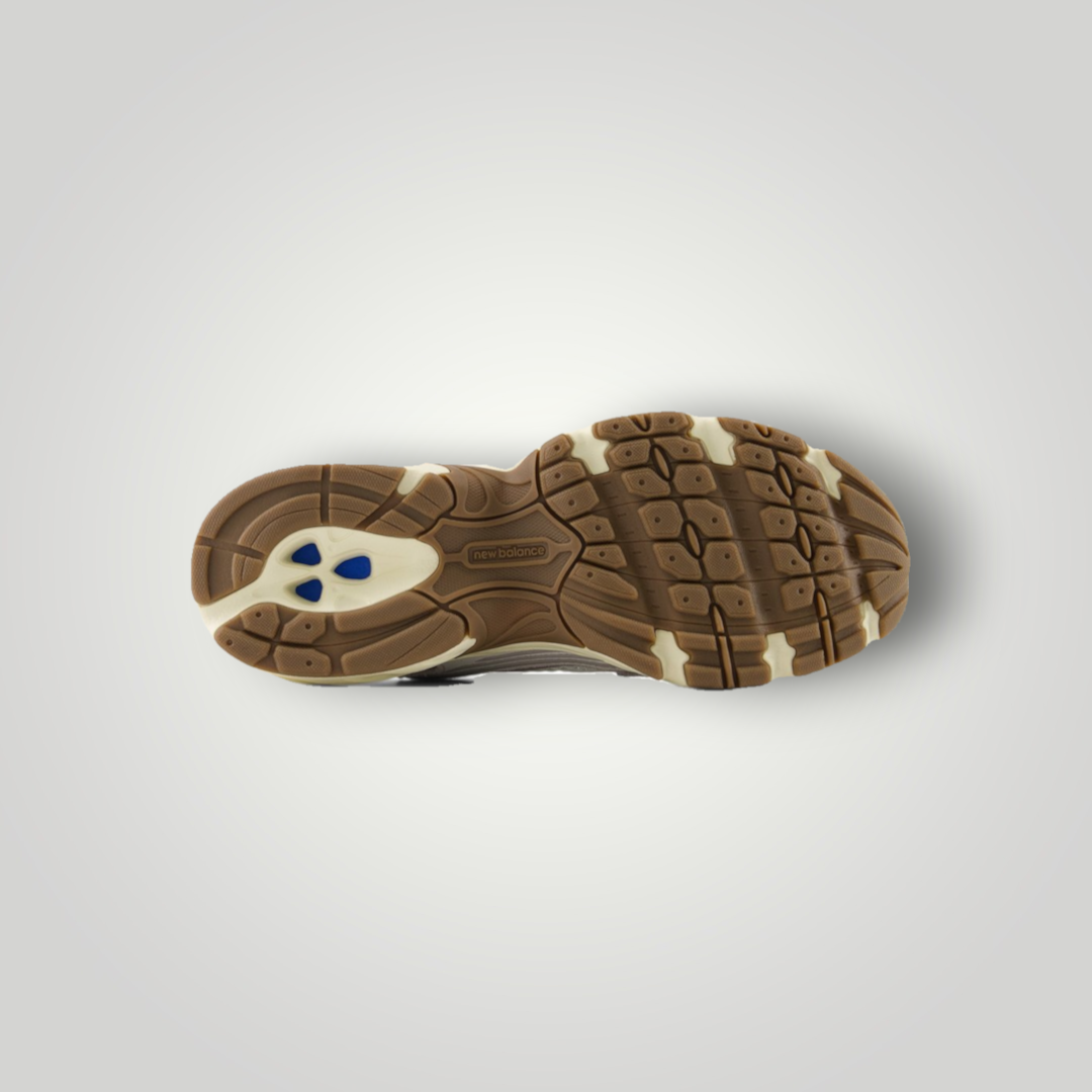 NDO Clothing New Balance U530 Sneaker mit brauner Naturkautschuk-Außensohle und rutschfestem Profil