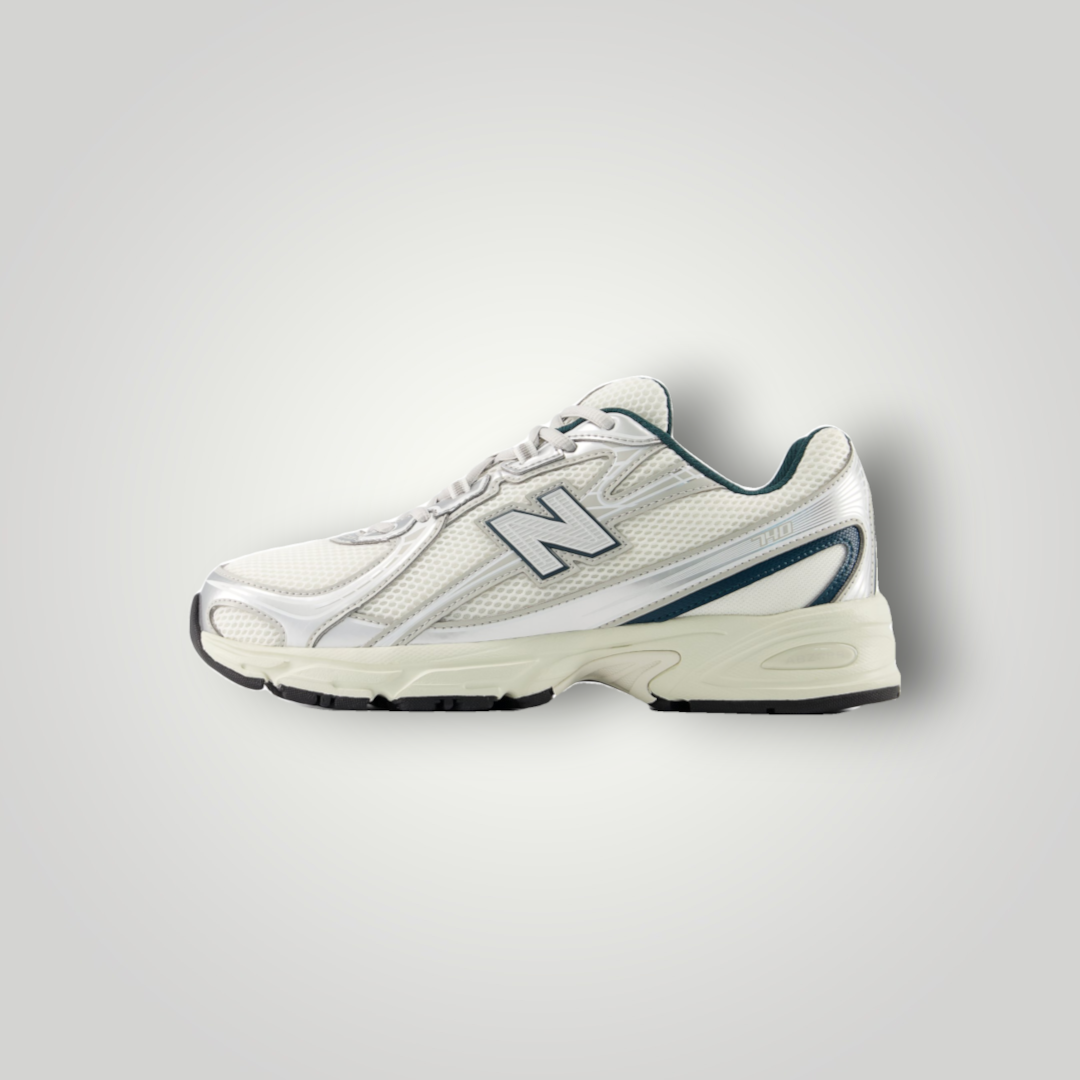 NDO Clothing New Balance Sneaker in Medusa-Grün und Angora aus Mesh und Leder mit flacher Sohle und Schnürung