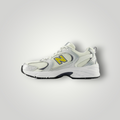 NDO Clothing New Balance U530 Sneaker in Silber-Metallic und Sea Salt mit atmungsaktivem Mesh und Schnürung
