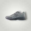 NDO Clothing New Balance Sneaker in Schiefergrau mit Textil- und Lederobermaterial und seitlichem N-Logo