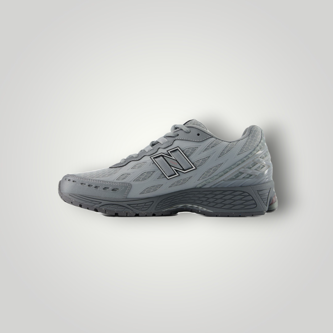 NDO Clothing New Balance Sneaker in Schiefergrau mit Textil- und Lederobermaterial und seitlichem N-Logo