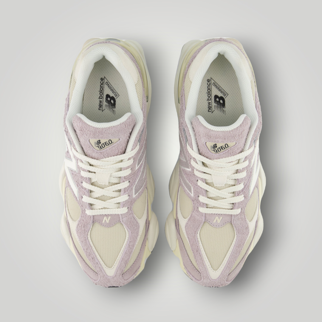 NDO Clothing New Balance 9060 Sneaker in Truffle Salt und Timberwolf aus Wildleder und Textil in der Draufsicht
