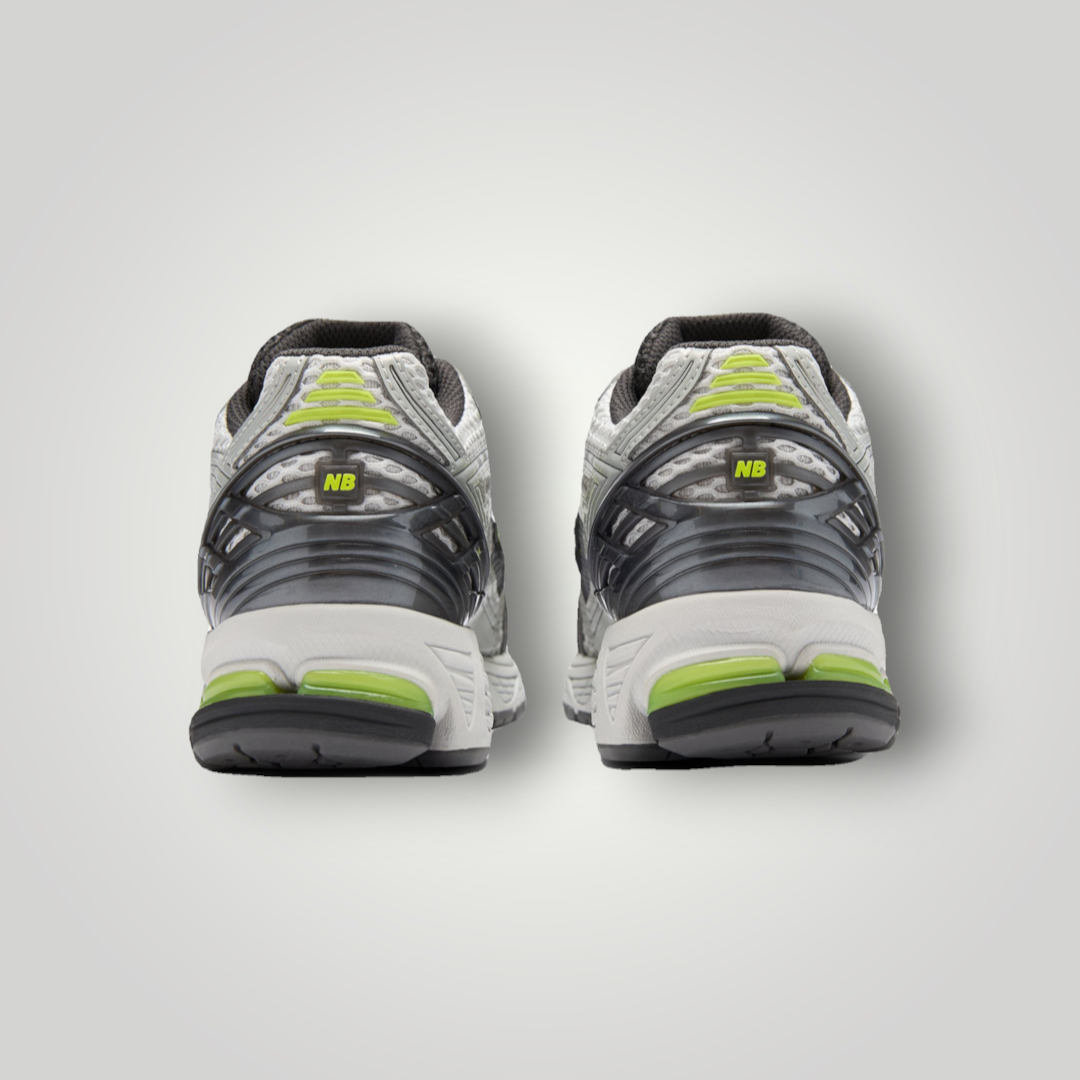 NDO Clothing New Balance U1906 Sneaker in Silber-Metallic und Alkaline-Grün, Rückansicht mit Mesh-Details