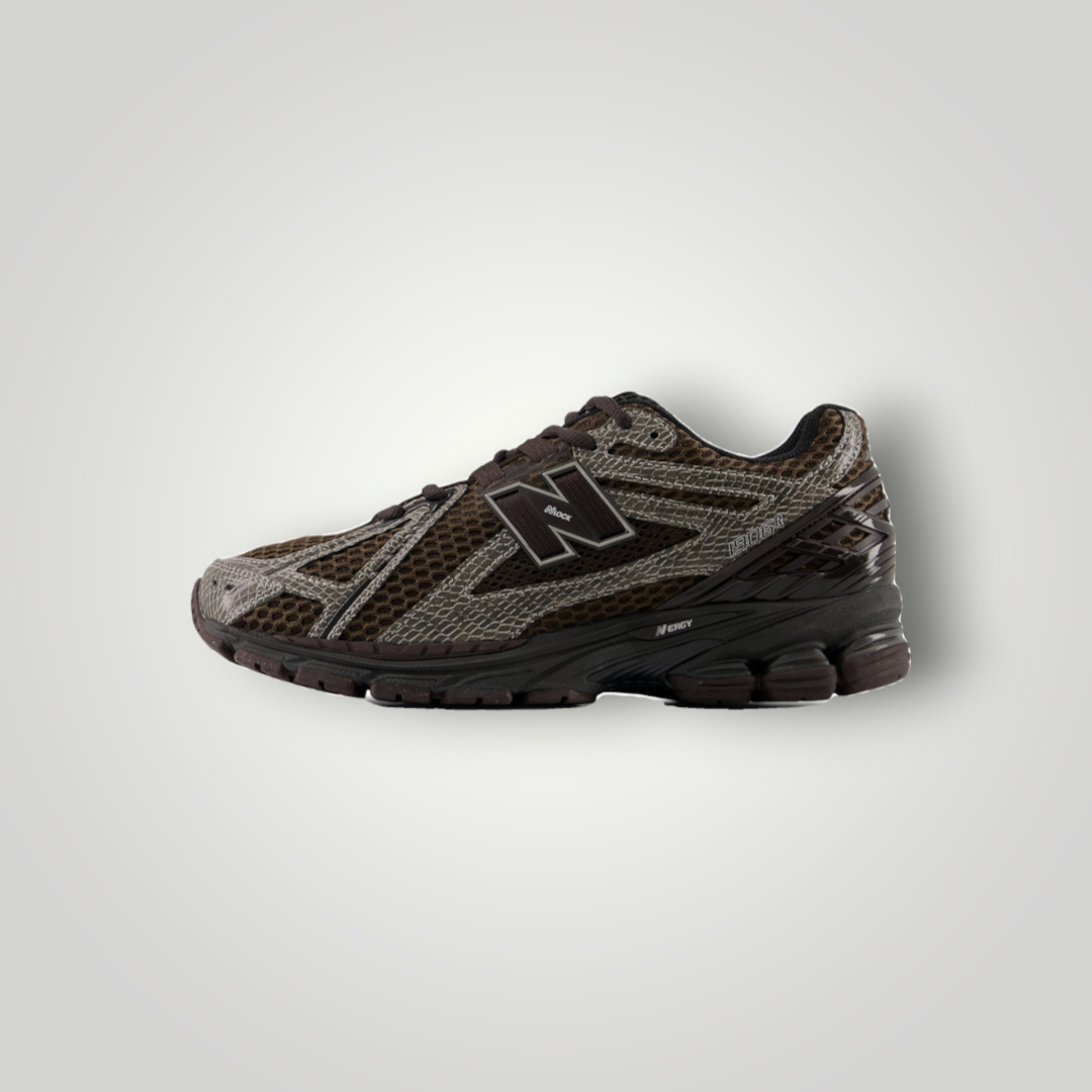 NDO Clothing New Balance U1906 Sneaker in Thunder Brown und Schwarz mit Mesh-Obermaterial und Schnürung
