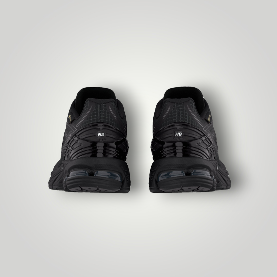 NDO Clothing New Balance U1906 Sneaker in Schwarz mit Gore-Tex Membran, Rückansicht der wasserdichten Sportschuhe