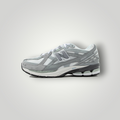 NDO Clothing New Balance U1906 Sneaker in Grau aus Mesh und Leder mit N-ERGY Sohle in Seitenansicht