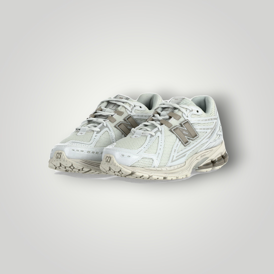 NDO Clothing New Balance U1906 Sneaker in Weiss und Arid Stone aus Mesh und Leder mit N-ERGY Sohle