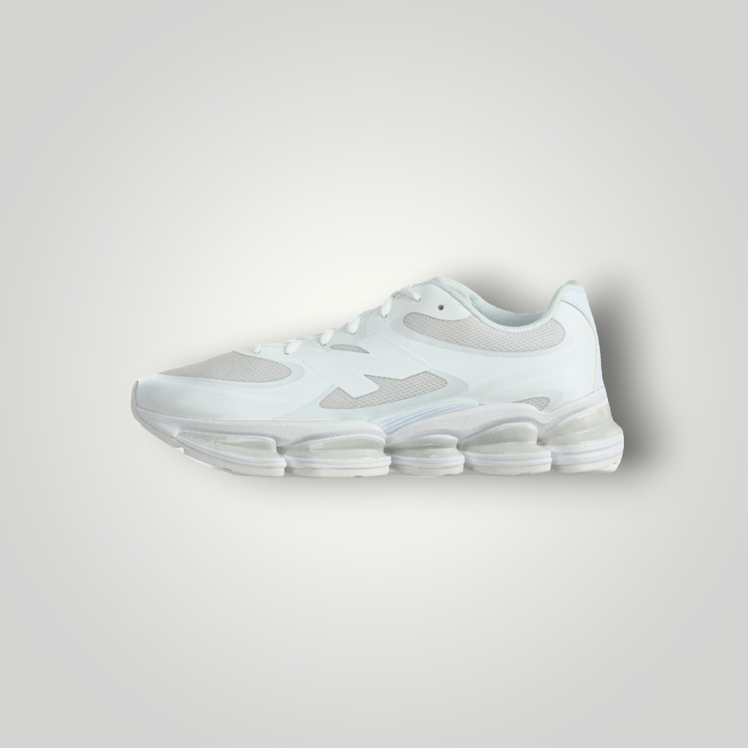 NDO Clothing New Balance U2000 Unisex Sneaker in Weiß aus Mesh und Synthetik mit Dämpfungssohle in Seitenansicht