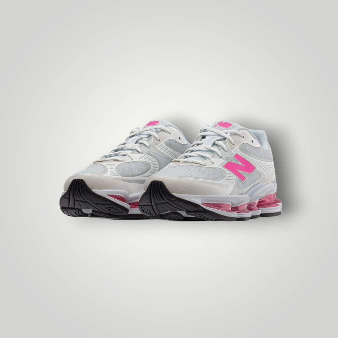 NDO Clothing New Balance U2000 Sneaker in Weiß und Pink mit Mesh-Obermaterial und markanter Dämpfungssohle