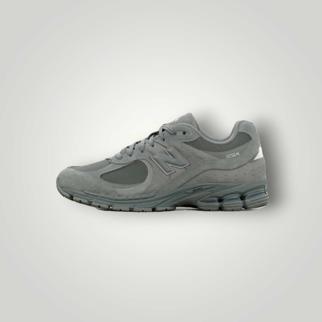 NDO Clothing New Balance U2002 Sneaker in Schiefergrau aus Wildleder und Mesh mit robuster Gummisohle