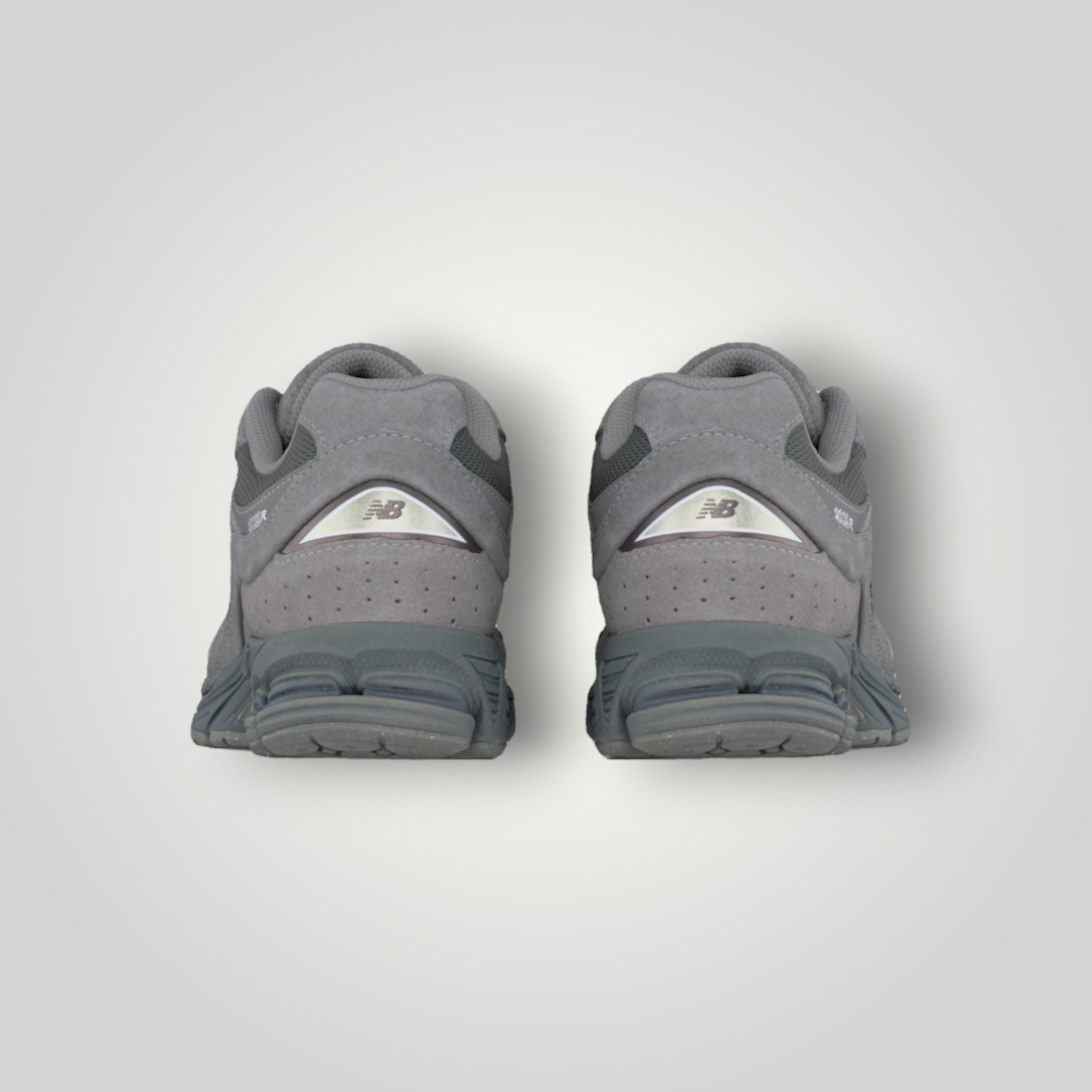 New Balance U2002