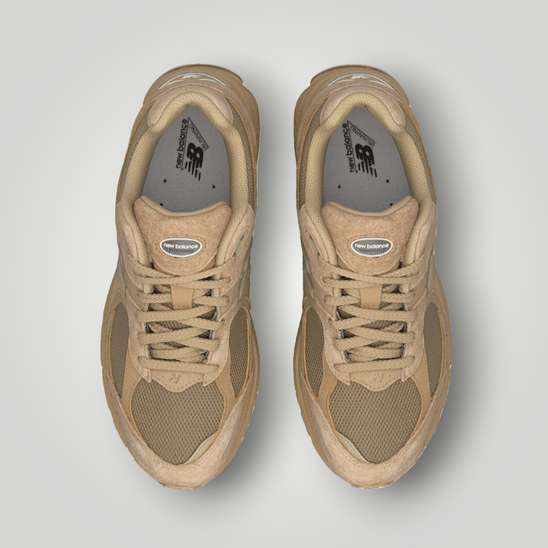 NDO Clothing New Balance U2002 Sneaker in Stoneware und Silber-Metallic mit Mesh-Obermaterial und Schnürung