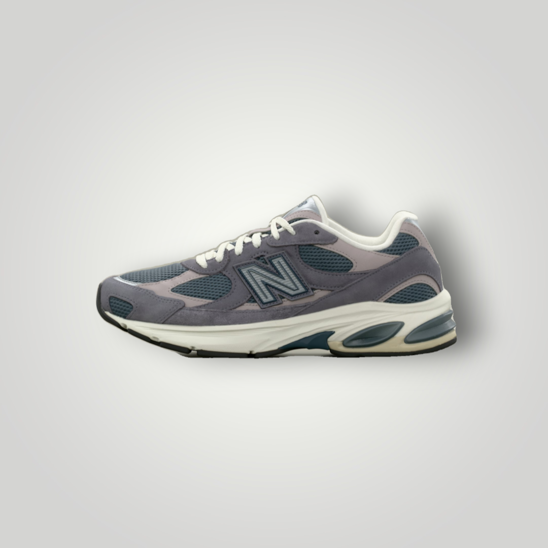 NDO Clothing New Balance Sneaker in Neptune Grey und Shadow Blue aus Mesh und Wildleder mit Abzorb-Dämpfung