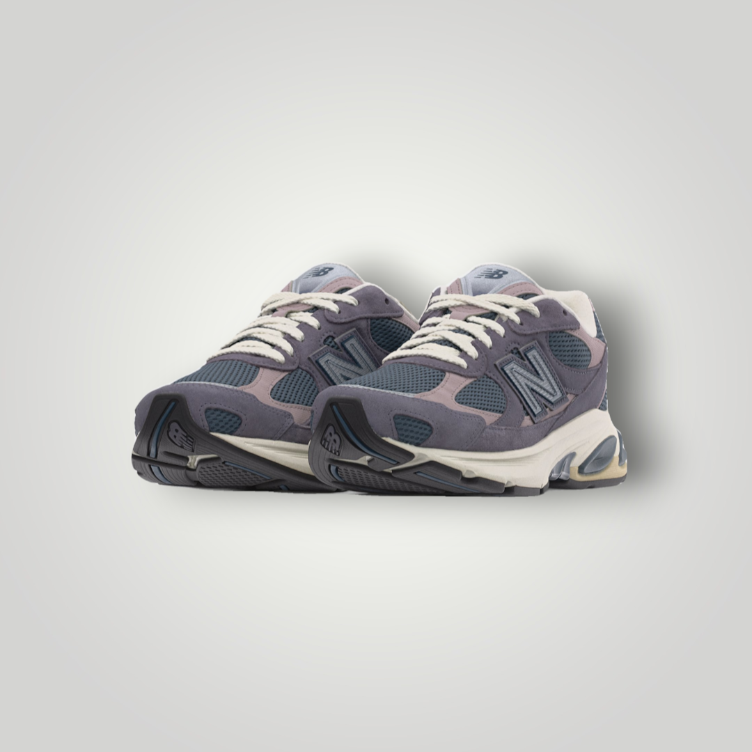 NDO Clothing New Balance Sneaker in Neptune Grey und Shadow Blue aus Mesh und Wildleder mit Schnürung