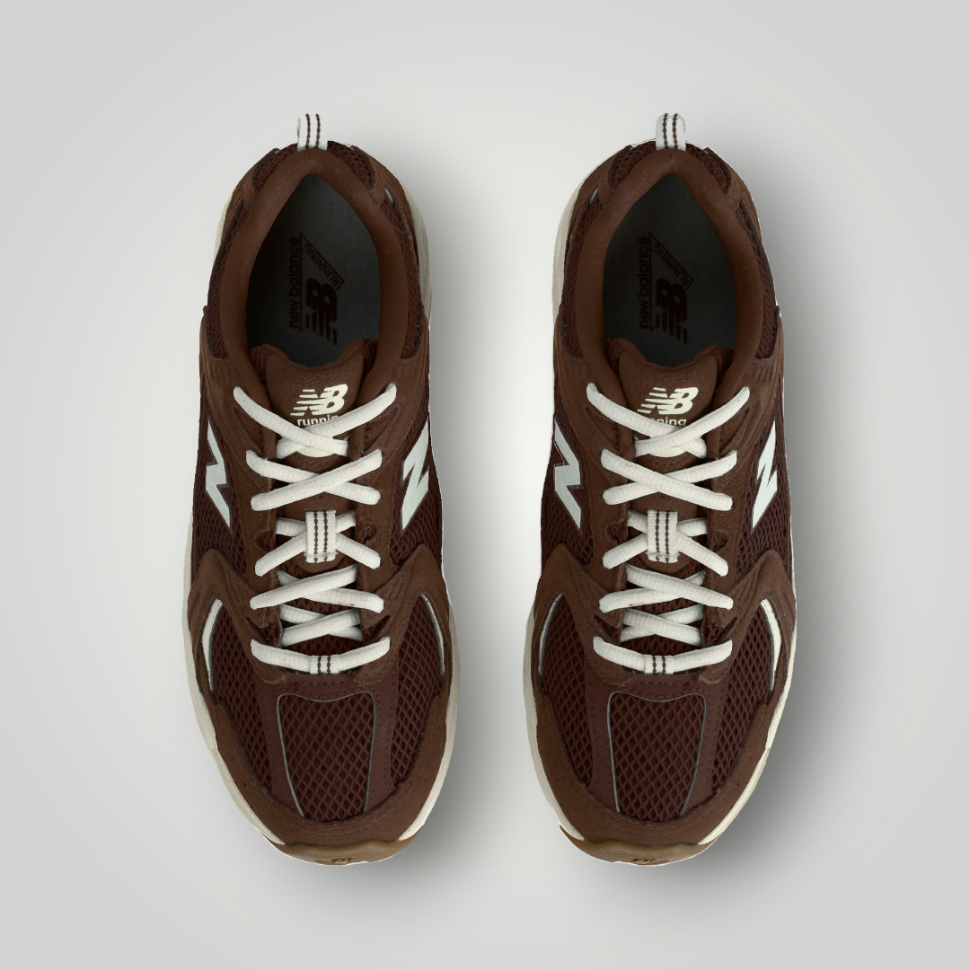 NDO Clothing New Balance U530 Sneaker in Pumpernickel-Braun und Sea Salt mit Mesh-Obermaterial und Schnürung