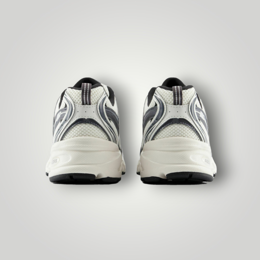NDO Clothing New Balance U530 Sneaker in Sea Salt und Magnet von hinten mit Mesh-Details und Zuglasche