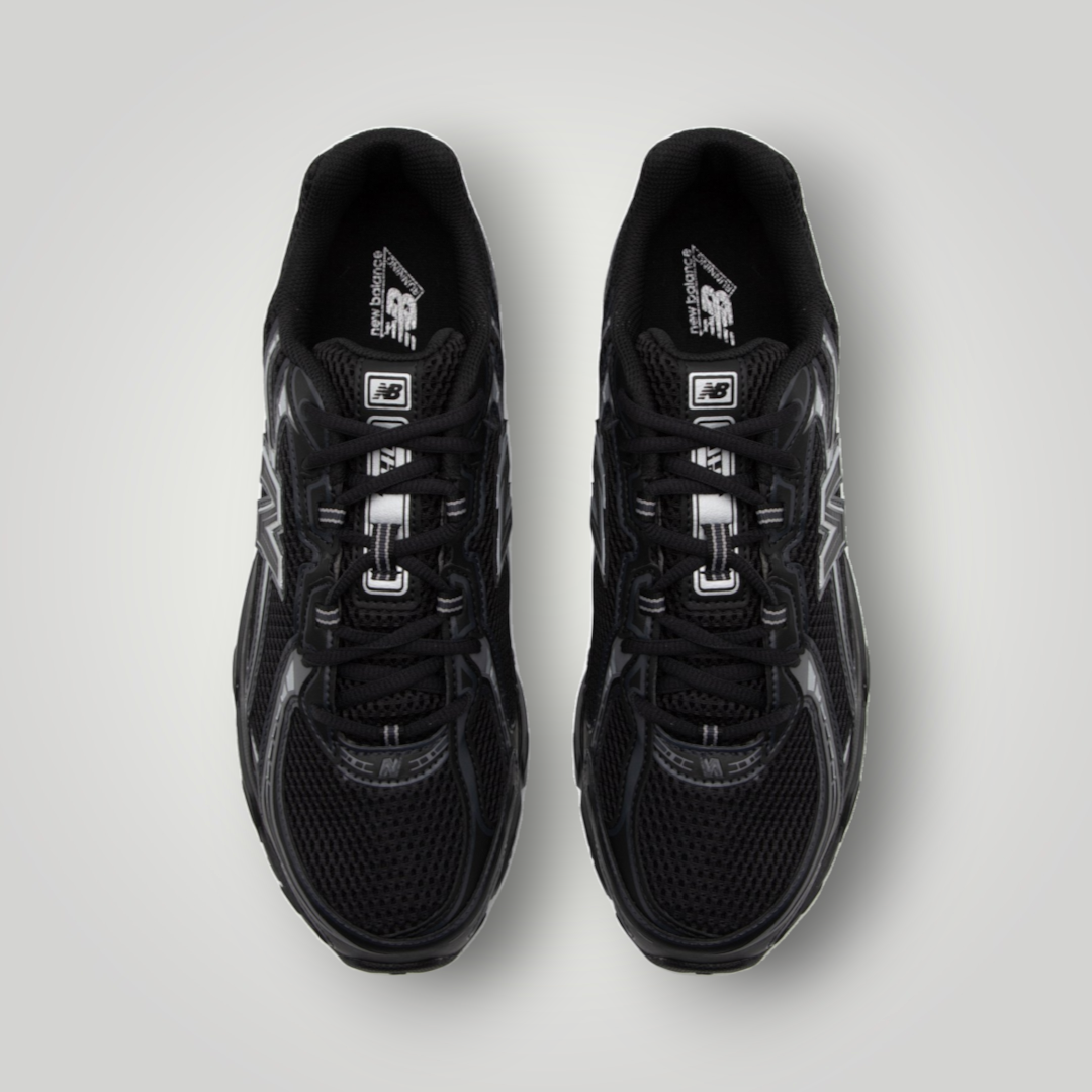 NDO Clothing New Balance U740 Unisex Sneaker in Schwarz aus Mesh und Kunstleder mit Schnürung in der Draufsicht