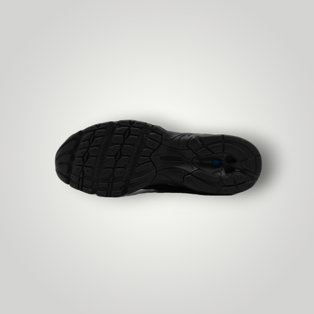 NDO Clothing New Balance U740 Unisex Sneaker in Schwarz mit profilierter, rutschfester Kunststoff-Außensohle