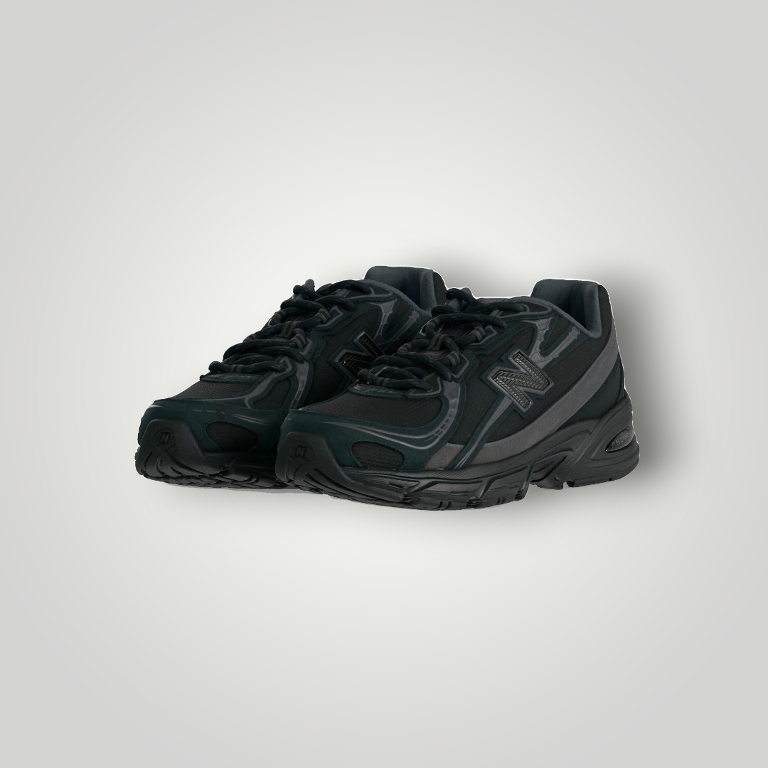 NDO Clothing New Balance U740 Unisex Sneaker in Schwarz aus atmungsaktivem Mesh mit Schnürung und flacher Sohle