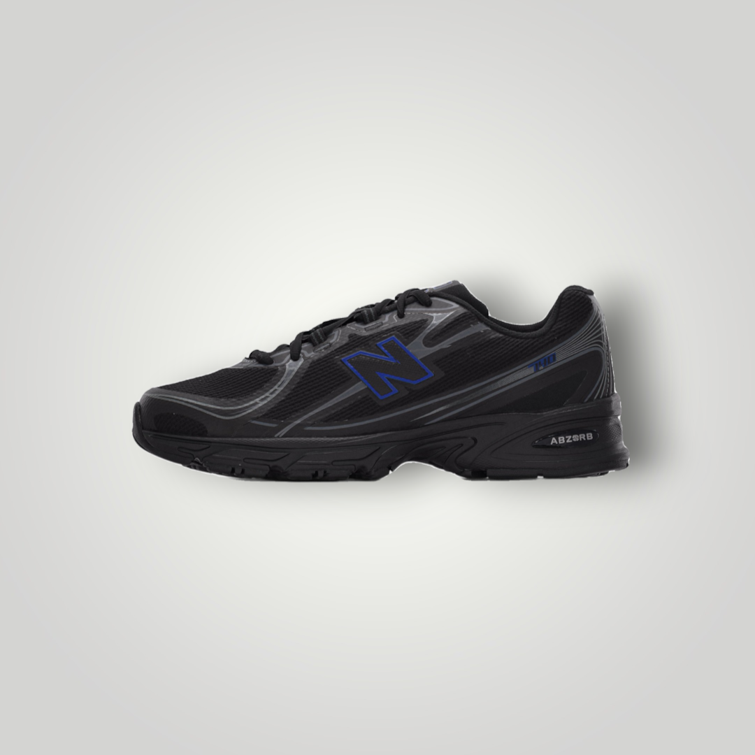 NDO Clothing New Balance U740 Unisex Sneaker in Schwarz mit silbernen Details und blauem N-Logo aus Mesh und Synthetik