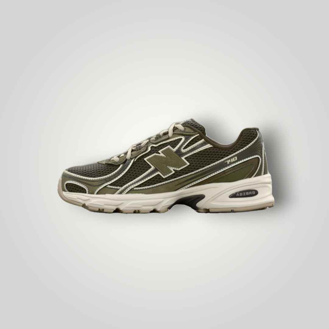 NDO Clothing New Balance U740 Sneaker in Khaki mit Mesh-Obermaterial und Abzorb-Dämpfung in der Seitenansicht
