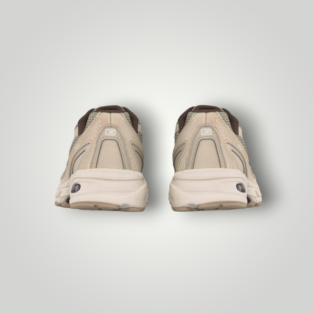 NDO Clothing New Balance U740 Sneaker in Offwhite und Beige, Rückansicht mit Mesh-Details und Abzorb-Dämpfung