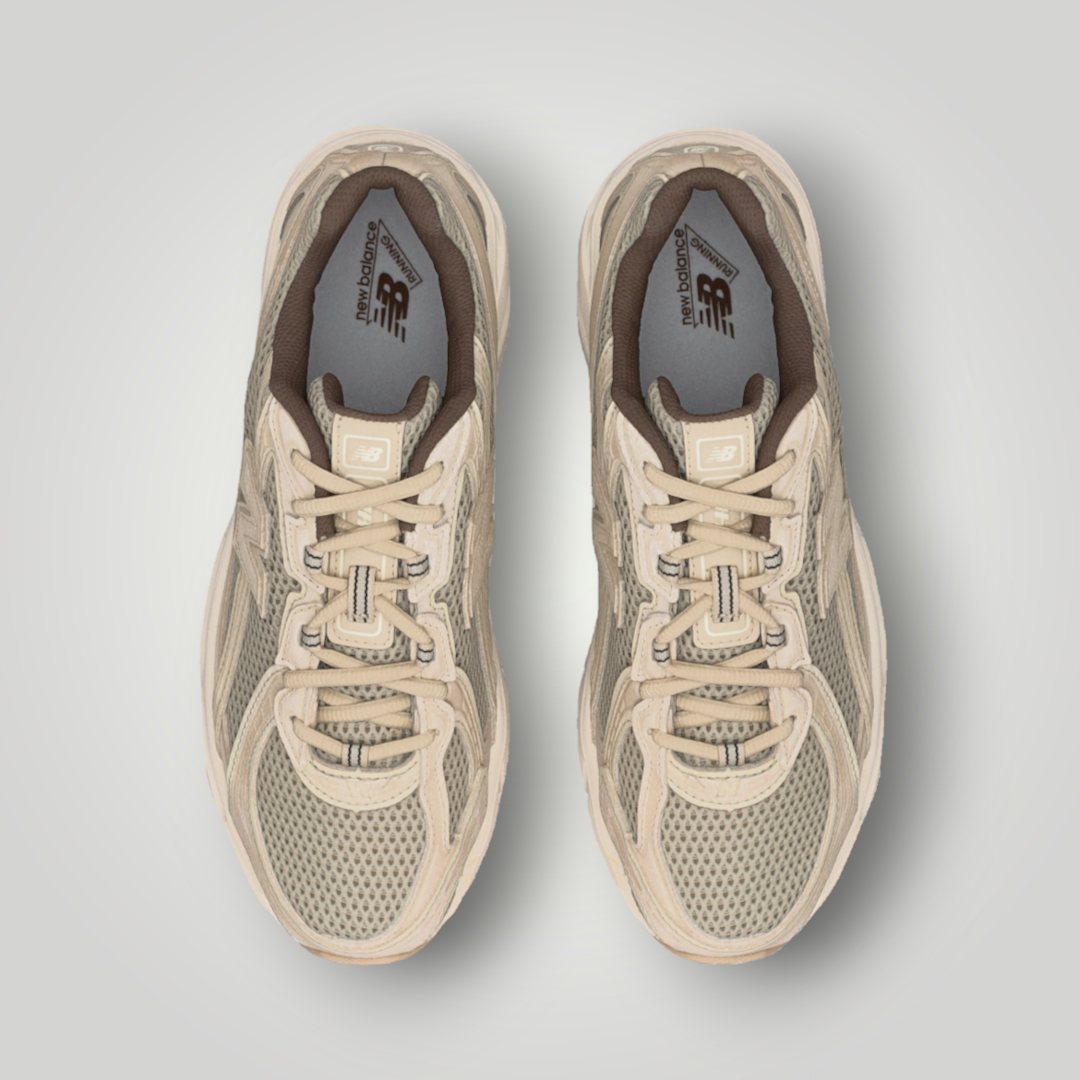 NDO Clothing New Balance U740 Sneaker in Offwhite und Beige mit Mesh-Obermaterial und Schnürung in der Draufsicht
