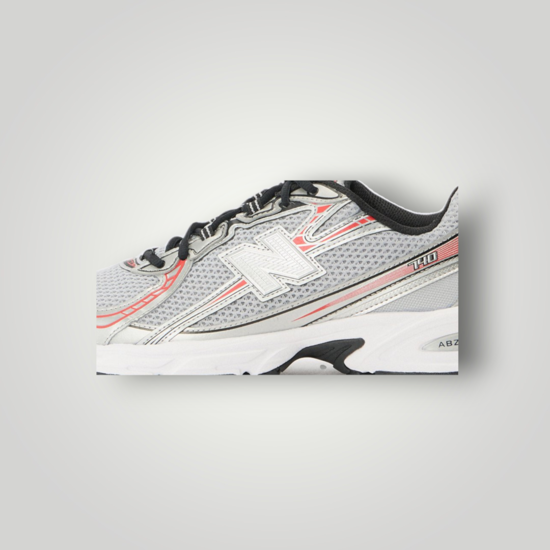NDO Clothing New Balance U740 Sneaker in Silber und Rot mit Mesh-Obermaterial und markantem N-Logo an der Seite