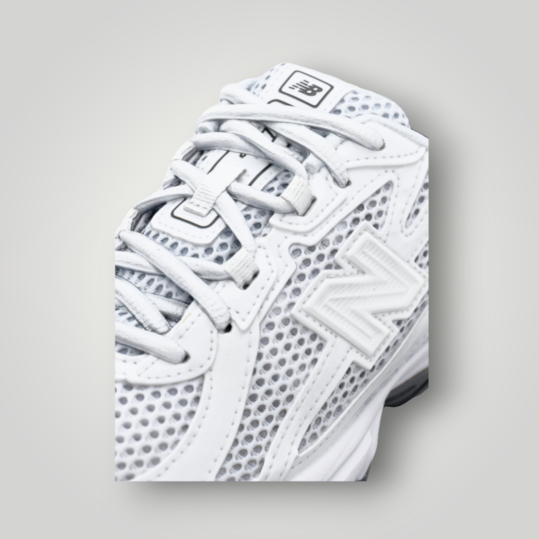 NDO Clothing New Balance U740 Unisex Sneaker in Weiß aus Mesh und Kunstleder mit Schnürung und markantem N-Logo