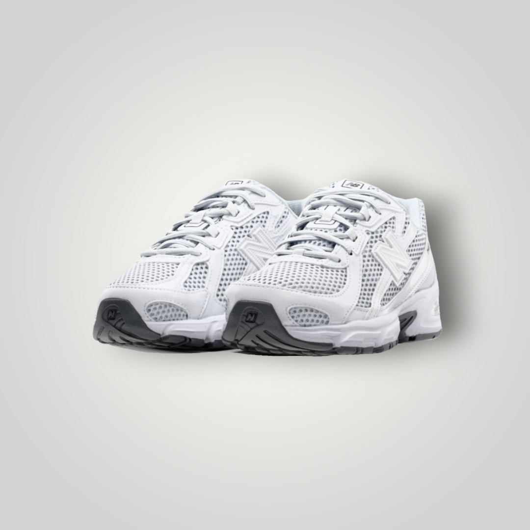 NDO Clothing New Balance U740 Unisex Sneaker in Weiß aus Mesh und Kunstleder mit Schnürung und Abzorb-Dämpfung
