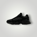NDO Clothing New Balance U9060 Sneaker in Schwarz aus Veloursleder mit markanter Abzorb-Dämpfung und Schnürung