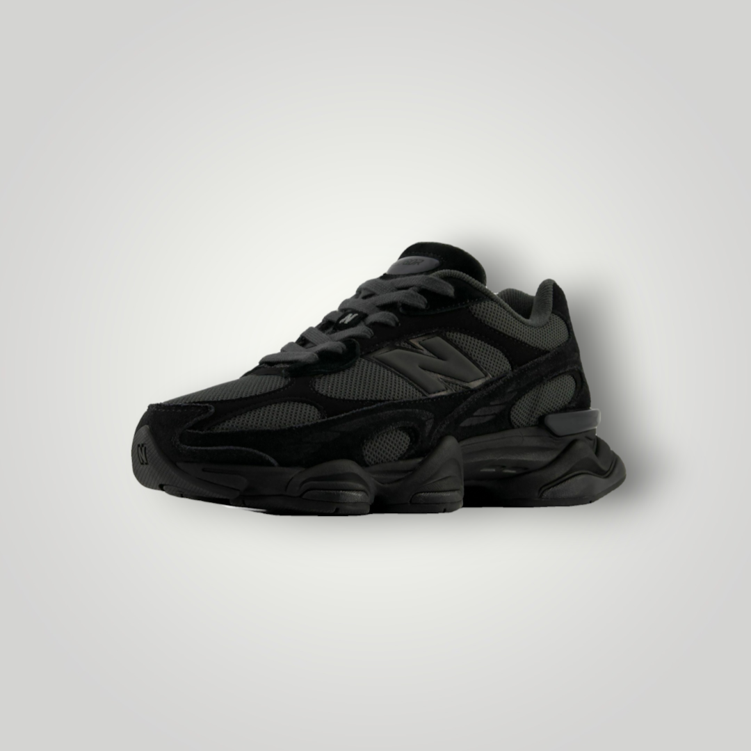 NDO Clothing New Balance U9060 Sneaker in Schwarz aus Veloursleder mit markanter Sohle und Schnürung
