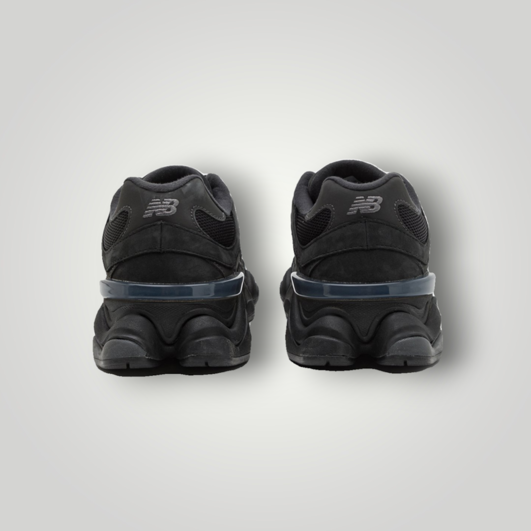NDO Clothing New Balance U9060 Sneaker in Schwarz mit Wildleder- und Mesh-Details, Rückansicht