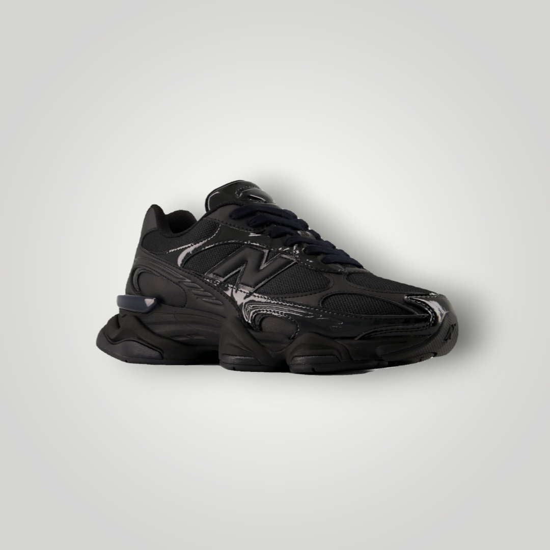 NDO Clothing New Balance U9060 Sneaker in Schwarz aus Veloursleder und Mesh mit markanter Plattformsohle